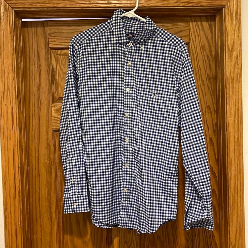 Vineyard Vine blue and white checkered shirt